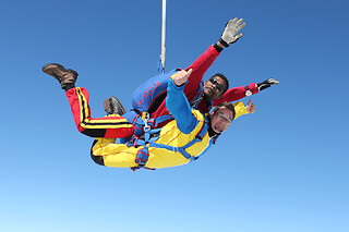 Saut en Parachute en tandem à Tournus-Cuisery proche de Mâcon