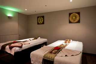 Modelage corps aux huiles duo chez Lôk Siam Spa Alésia à Paris (75014)