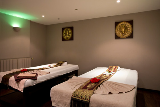 Modelage corps aux huiles duo chez Lôk Siam Spa Alésia à Paris (75014)