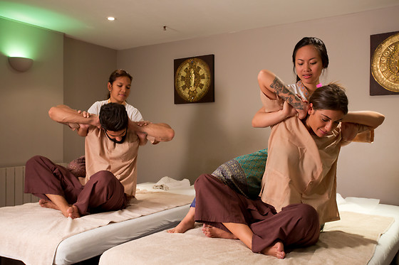 Modelage corps aux huiles duo chez Lôk Siam Spa Alésia à Paris (75014)