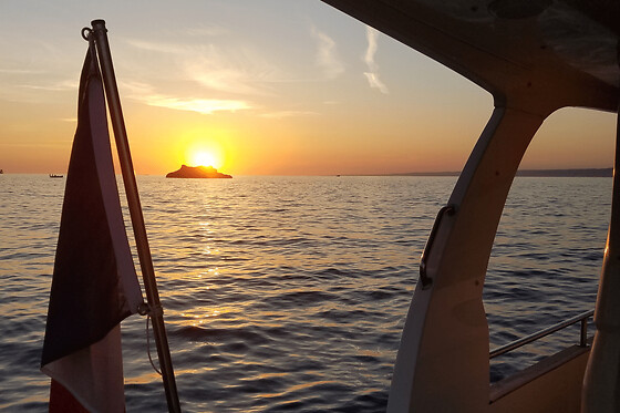 Soirée privatisée en bateau au départ de Marseille (13) - De 1 à 7 passagers