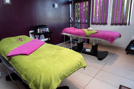Un accès au hammam et un massage du dos chez Arômes et Bien-Être Concept Spa à Saulx-les-Chartreux (91)