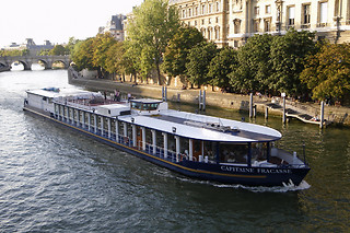 Un dîner croisière pour 2 au Capitaine Fracasse à Paris (75015)