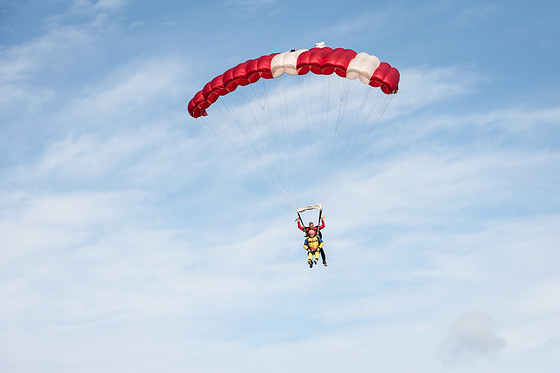 Saut en parachute en tandem - Abeille Parachutisme Normandie - Le Havre (76)