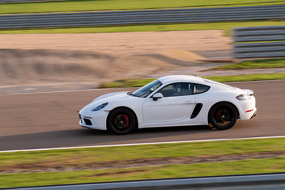 Découverte Porsche Cayman S 718 (5 tours) sur le Circuit des Ecuyers (02)