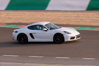 Découverte Porsche Cayman S 718 (5 tours) sur le Circuit des Ecuyers (02)