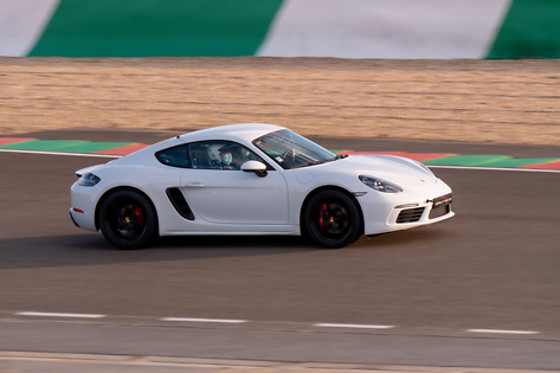 Découverte Porsche Cayman S 718 (5 tours) sur le Circuit des Ecuyers (02)