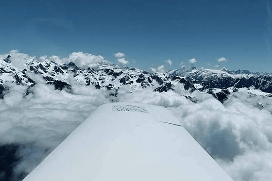 Survol des Alpes en avion près d'Embrun (05)