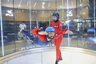 Simulateur de chute libre en soufflerie à Aix-Marseille - Baptême Sensation +