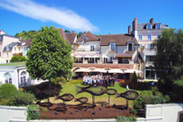 Relais & Châteaux La Cote Saint Jacques & Spa