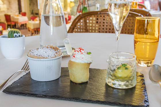 Un repas pour 2 au Château de Périgny à Vouillé (86)