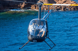 Initiation au pilotage d'hélicoptère à Cannes (06) - Vol en R22 - 25 minutes
