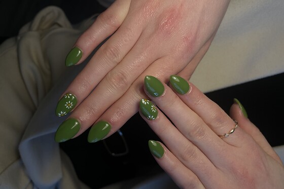 Une pose de vernis semi-permanent chez Vinyongles à Strasbourg (67)
