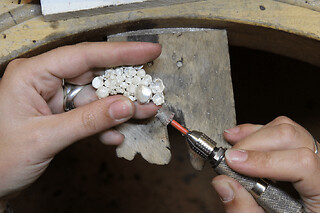 Atelier création de 2 bijoux en pépites d'eau à Marseille (13)