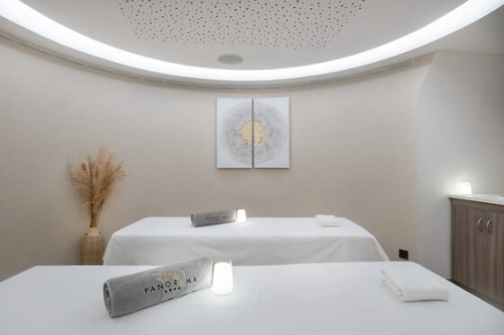 Accès à l'espace détente, massage du corps et soin du visage à l'Hôtel & Spa Panorama 360 à Mâcon (71)