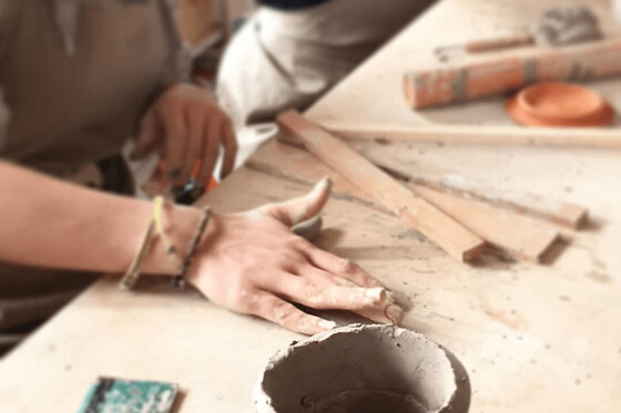 Atelier céramique enfant à Salavre (01)