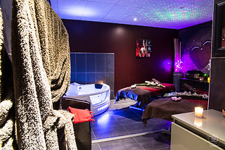 Un accès au spa avec bain à remous, sauna et hammam au Spa La Vie est Belle à Jaux (60)