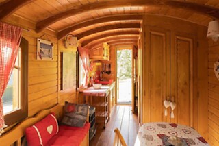 Séjour insolite pour 2 à Les toy's roulottes à Gavarnie-Gèdre (65)