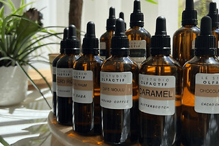 Atelier en anglais création de parfum à Bordeaux (33) - Atelier parfum flacon 30 ml