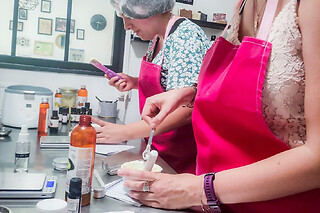 Atelier fabrication crème de jour et sérum de nuit à Labège (31)