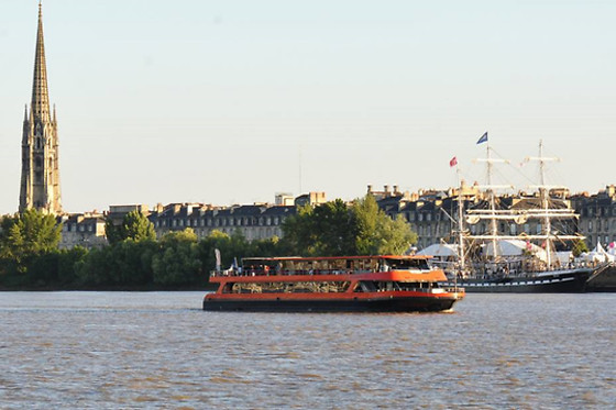 Un déjeuner-croisière en duo chez Les bateaux Bordelais à Bordeaux (33)