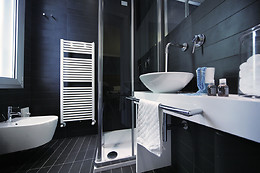 Q Hotel