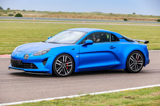 Duo Alpine A110S / Lamborghini Gallardo LP-560 (2x2 tours) sur le Circuit de Saint-Laurent de Mure (69)