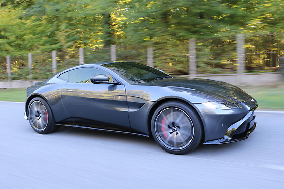 Découverte Aston-Martin Vantage (4 tours) sur le Circuit de l'Auxois (21)