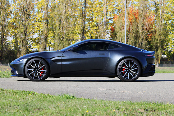 Découverte Aston-Martin Vantage (4 tours) sur le Circuit de l'Auxois (21)