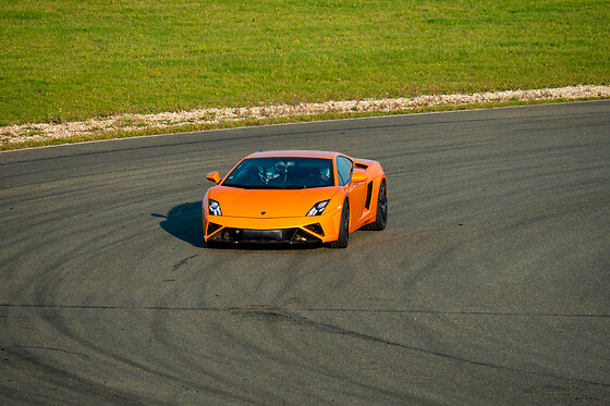 Duo Alpine A110S / Lamborghini Gallardo LP-560 (2x2 tours) sur le Circuit de Saint-Laurent de Mure (69)