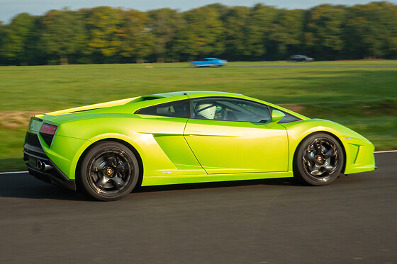 Duo Alpine A110S / Lamborghini Gallardo LP-560 (2x2 tours) sur le Circuit de Saint-Laurent de Mure (69)