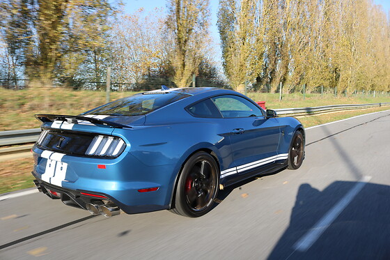 Découverte Ford Mustang Shelby GT500 (3 tours) sur le Circuit du Var (83)