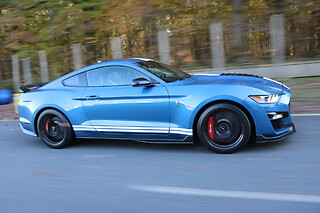 Découverte Ford Mustang Shelby GT500 (3 tours) sur le Circuit du Var (83)