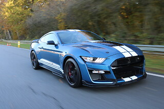 Découverte Ford Mustang Shelby GT500 (3 tours) sur le Circuit du Var (83)