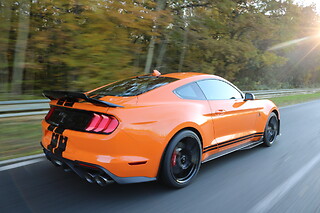 Découverte Ford Mustang Shelby GT500 (3 tours) sur le Circuit du Var (83)
