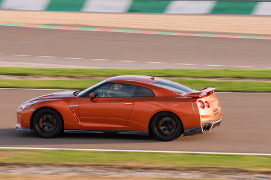 Découverte Nissan GTR (3 tours) sur le Circuit de Mettet (B)