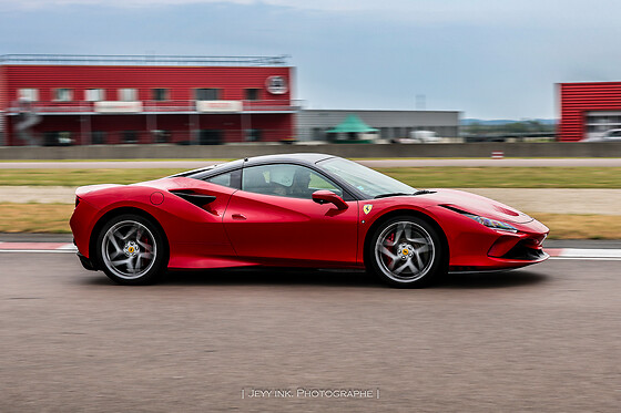 Découverte Ferrari F8 Tributo (4 tours) sur le Circuit de Trappes (78)