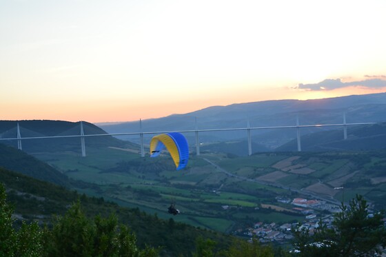Baptême de voltige acrobatique en parapente - Tête à l'envAIR - Millau (12)