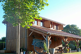 La Roulotte et le Séchoir à Tabac de la Vallée du Lot