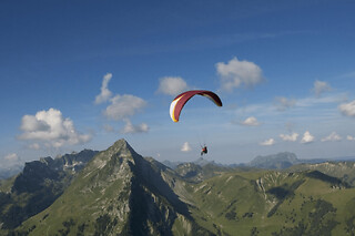 Vol en parapente au-dessus de Gruyères