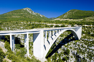 Saut à l'élastique Pont de l'Artuby dans les Gorges du Verdon