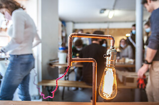 Atelier création d'une lampe design en cuivre