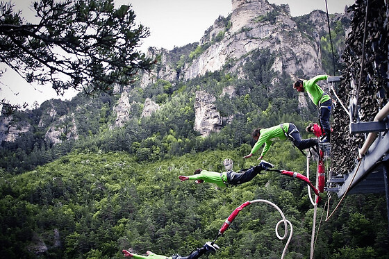 Saut à l'élastique 