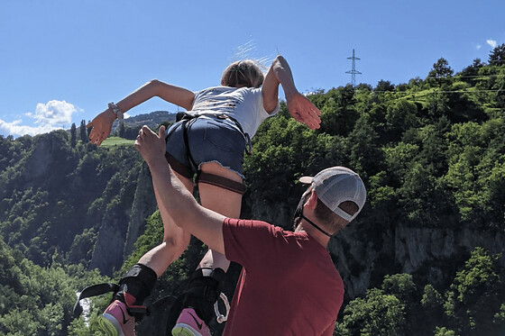 Saut à l'élastique au Pont de Ponsonnas (38)