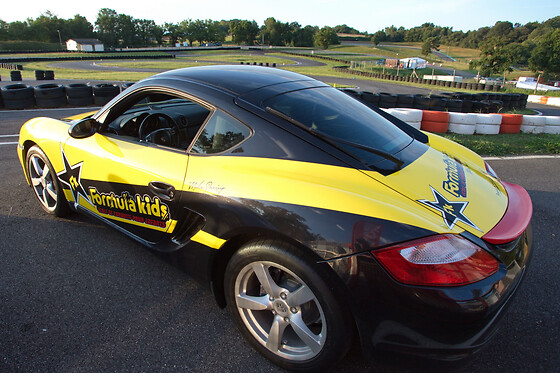 Stage Pilotage Enfant en Porsche Cayman en Vendée (85) - Porsche Cayman  2 Tours