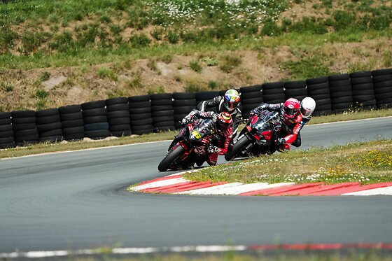 Baptême en passager de moto hypersport pour 2 - 2Ride Baptême - Magny-Cours (58)
