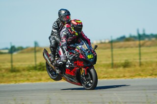 Baptême en passager de moto hypersport pour 2 - 2Ride Baptême - Magny-Cours (58)