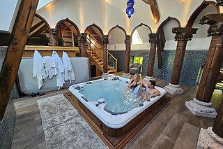 Accès au spa avec bain à remous, sauna et hammam en duo au Domaine de Neuville à Sainte-Gemme (51)