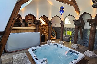 Accès au spa avec bain à remous, sauna et hammam en duo au Domaine de Neuville à Sainte-Gemme (51)