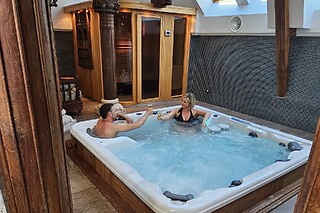 Accès au spa avec bain à remous, sauna et hammam en duo au Domaine de Neuville à Sainte-Gemme (51)